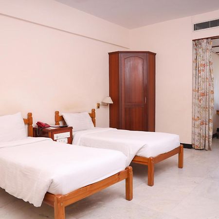 Bell Hotel Sivakāsi Buitenkant foto