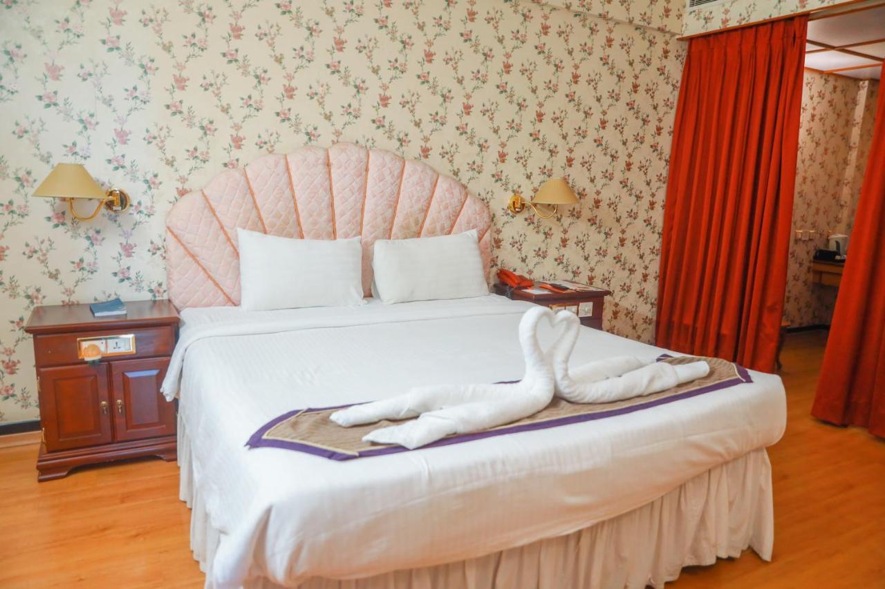 Bell Hotel Sivakāsi Buitenkant foto