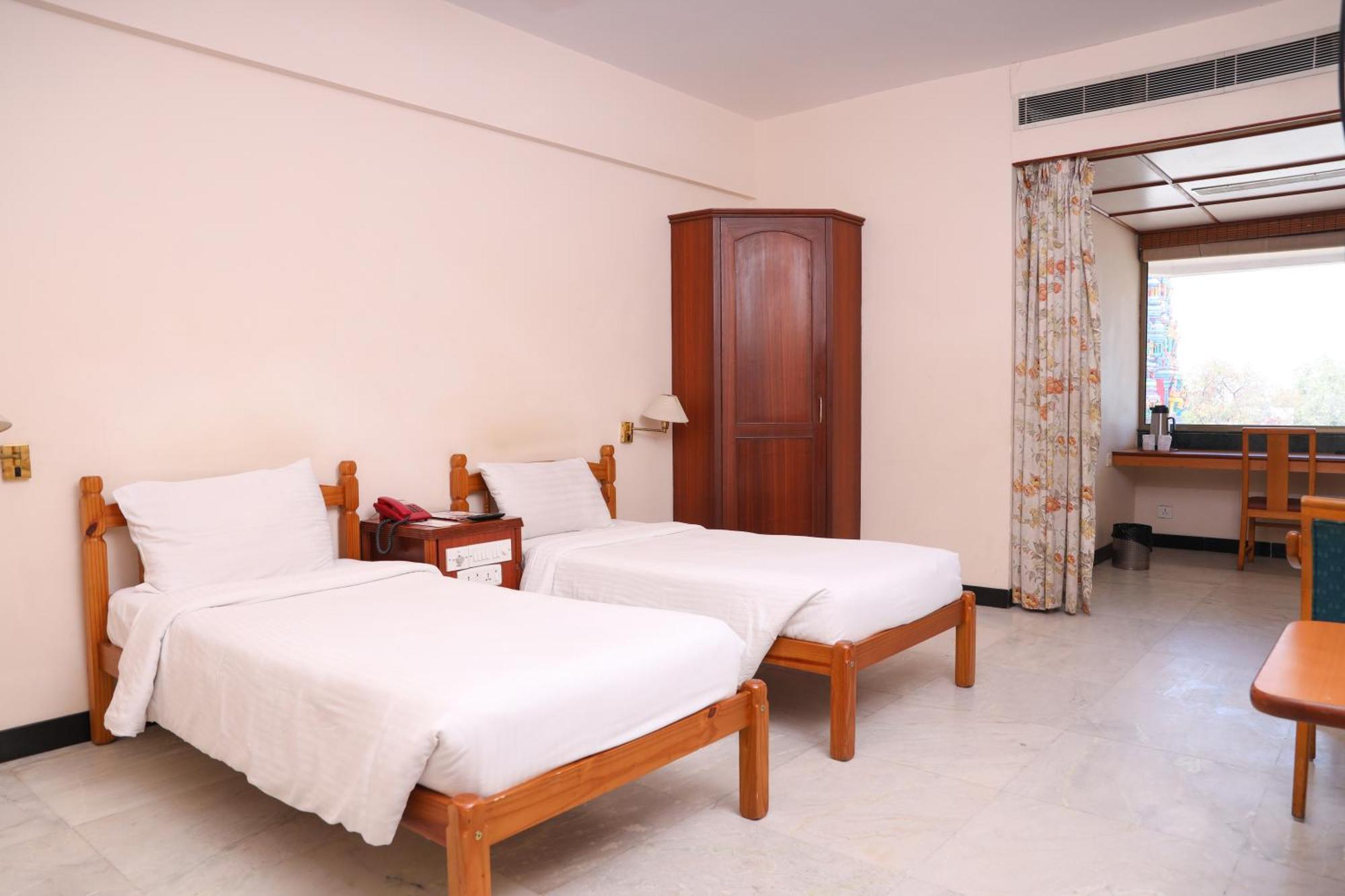 Bell Hotel Sivakāsi Buitenkant foto