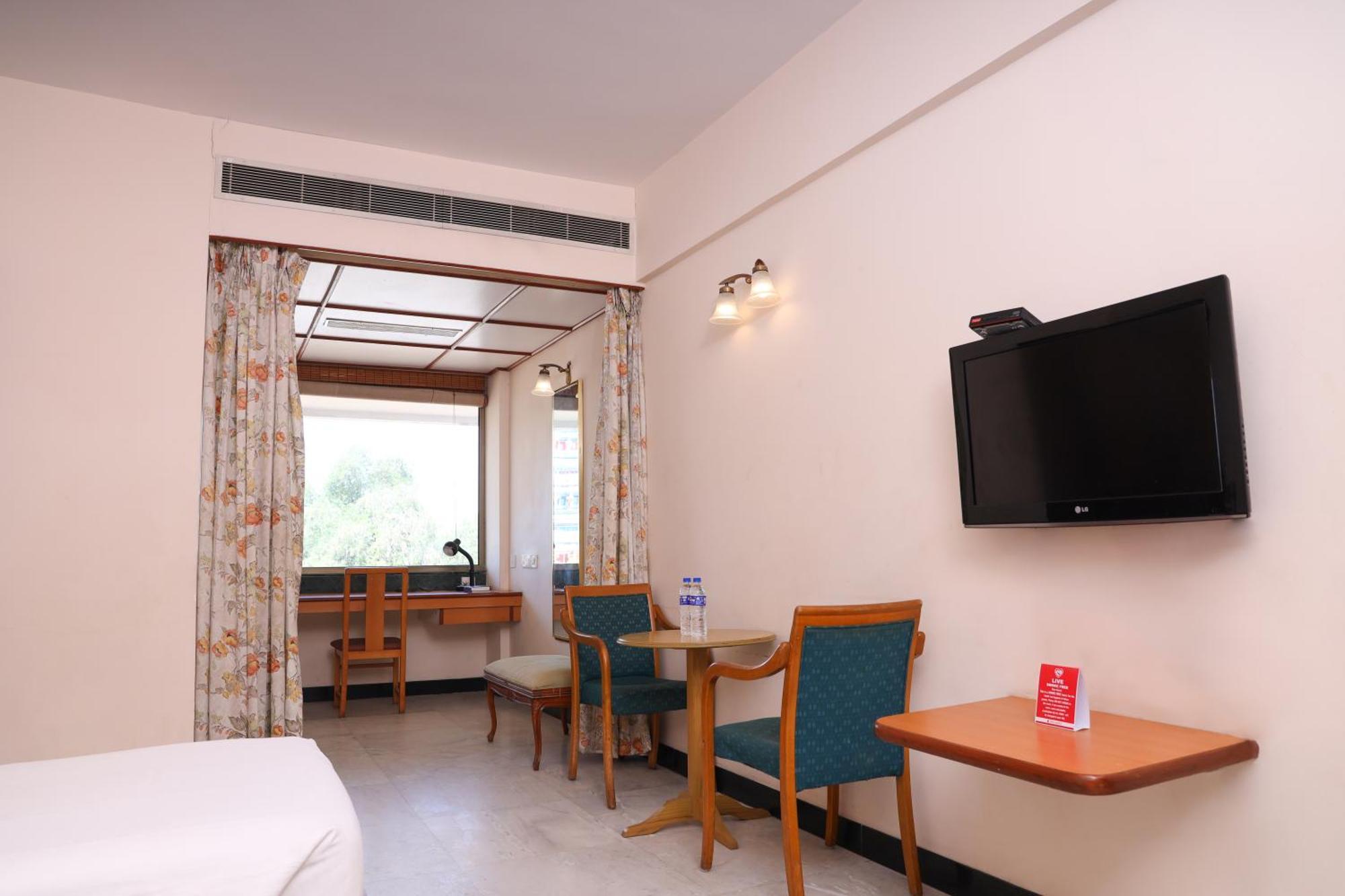 Bell Hotel Sivakāsi Buitenkant foto