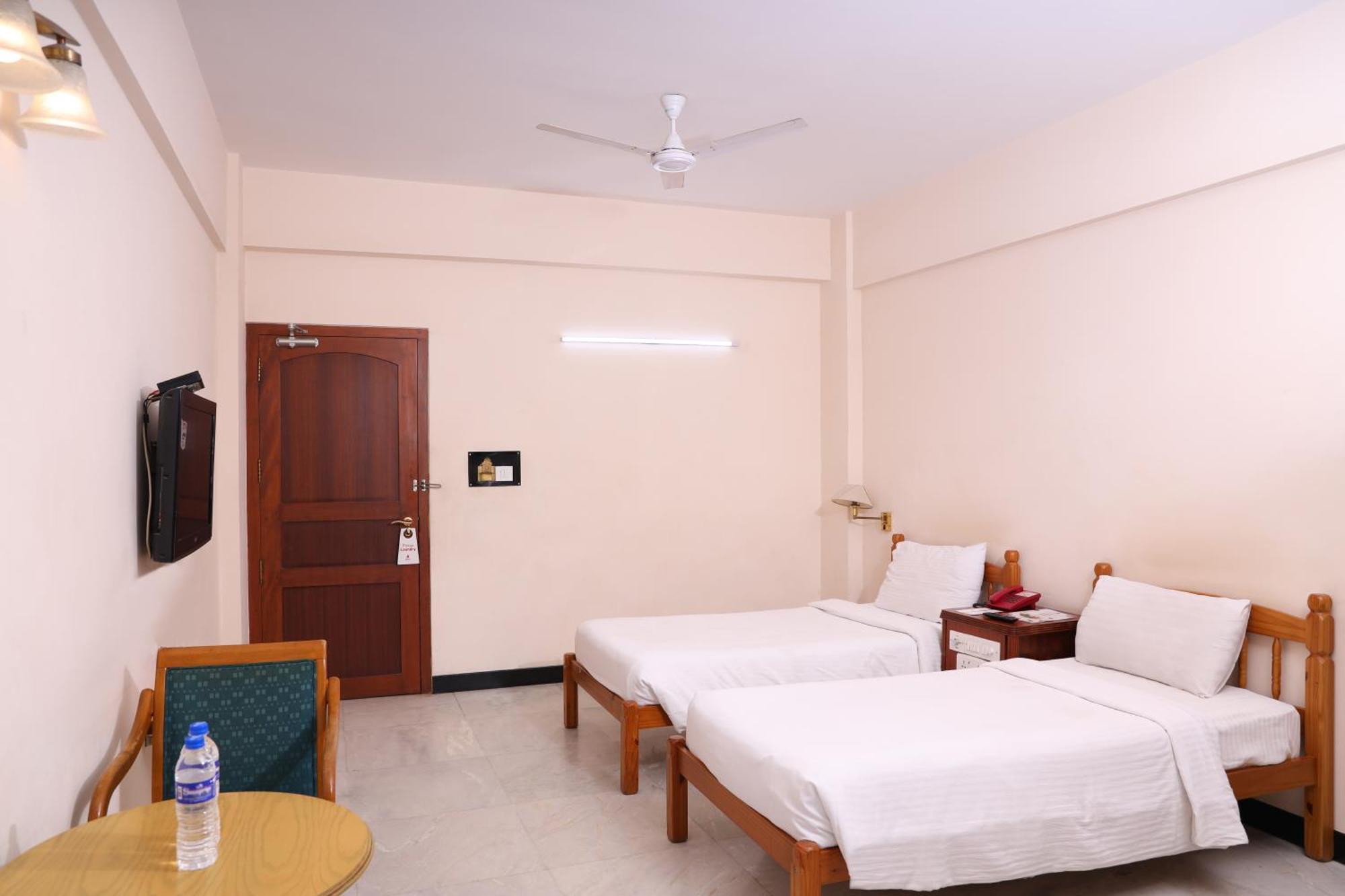 Bell Hotel Sivakāsi Buitenkant foto
