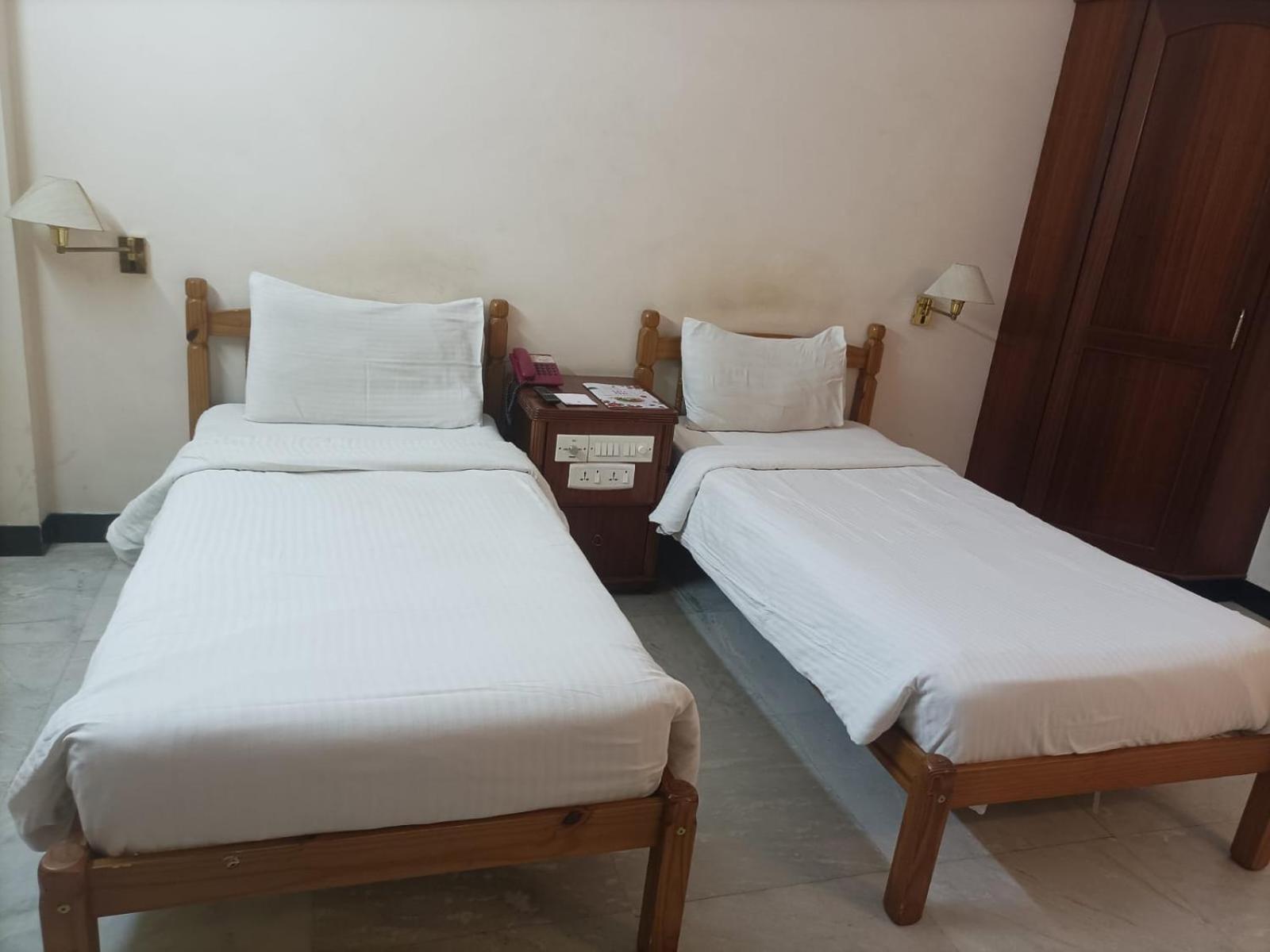 Bell Hotel Sivakāsi Buitenkant foto